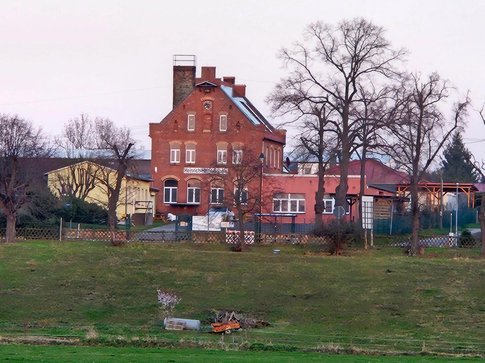 Gaestewohnung Heinrich Heine Schule Bad Dürrenberg Dış mekan fotoğraf